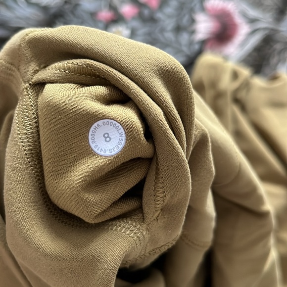 Lululemon align size 8 - Picture 3 of 3